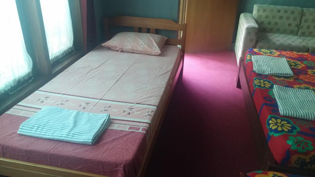 Homestay Triniti Lembang Exterior foto